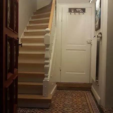 Am Fluss. Baubiologisch Renoviert. *