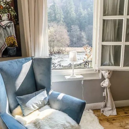 Am Fluss. Baubiologisch Renoviert. Casa de Férias