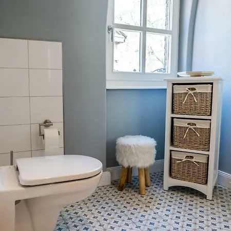 Am Fluss. Baubiologisch Renoviert. *